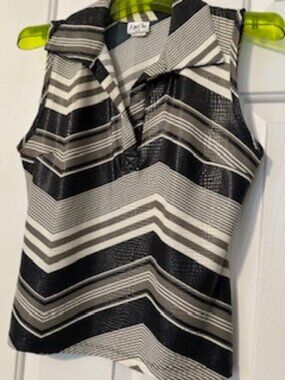 Agaci sleeveless, textured, striped blouse Sz S